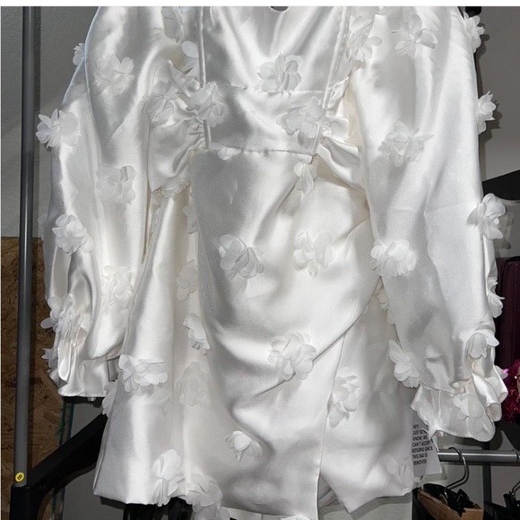 NEW‎ ASOS Luxe white balloon sleeved dress with 3-D flowers and bow detail sz 10 - Picture 2 of 14